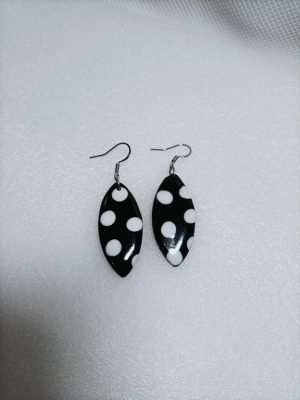 Boucles d'oreilles stylées à petit pois