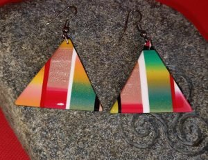 Créations uniques de boucles d'oreilles triangulaires