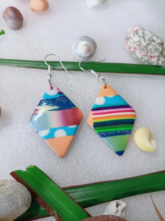 Boucles d'oreilles stylées forme losange