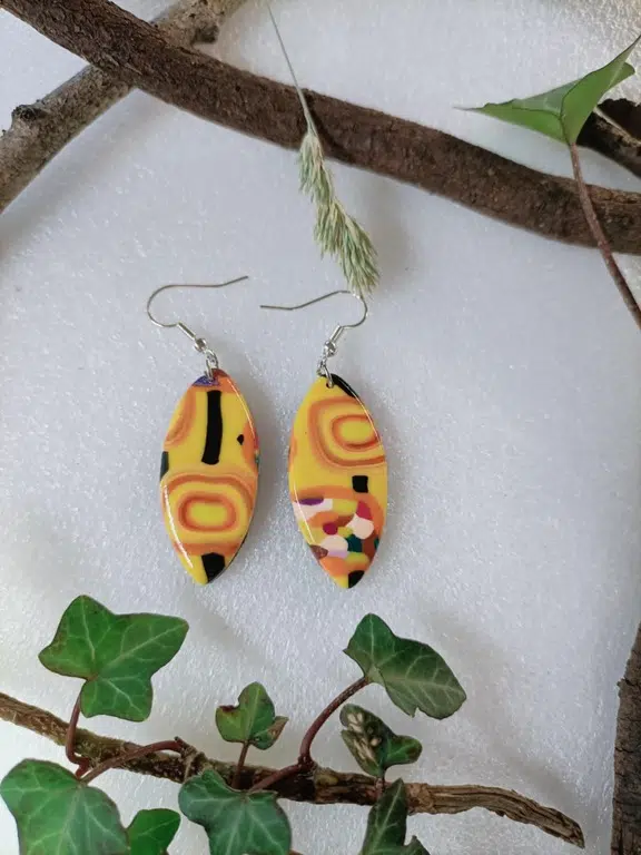 Boucles d'oreilles artistiques colorées