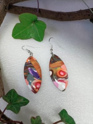 Boucles d'oreilles stylisées colorées