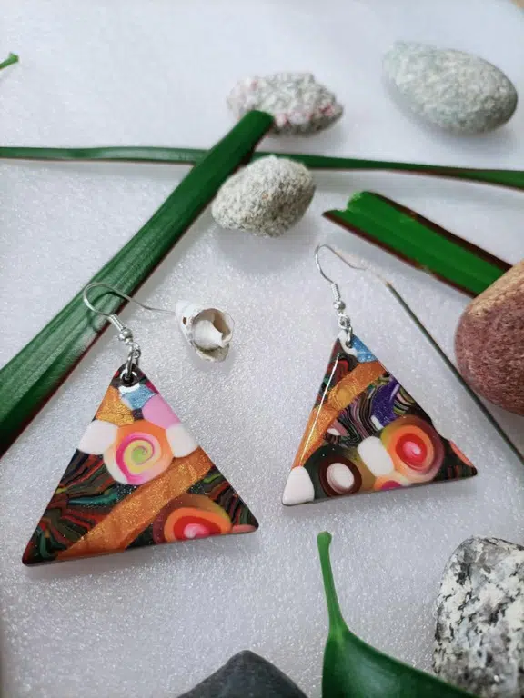 Boucles d'oreilles originales en forme de triangle