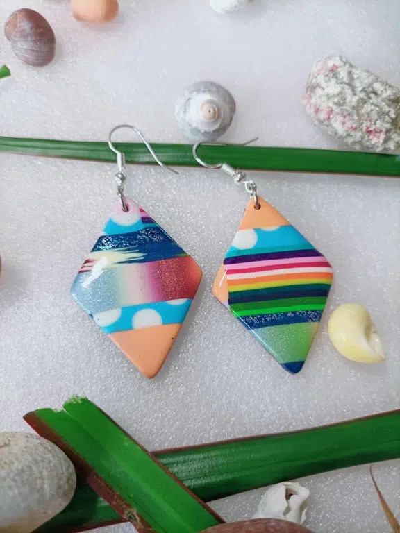 Boucles d'oreilles stylées forme losange