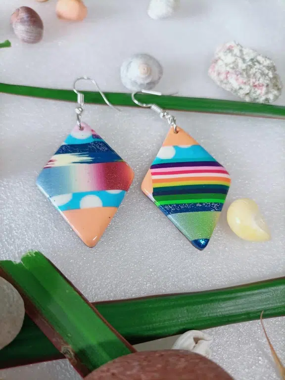 Boucles d'oreilles stylées forme losange