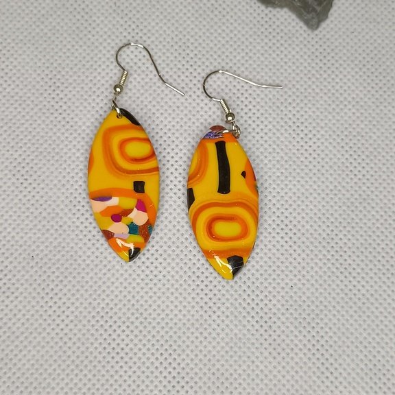 Boucles d'oreilles fantaisies artisanales artistiques colorées