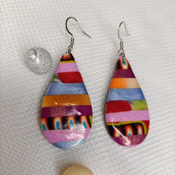 cles d'oreilles fantaisies artisanales goutte d'eau uniques