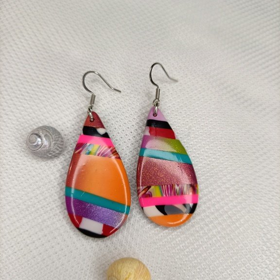 Boucles d'oreilles fantaisies artisanales en forme de goutte originale