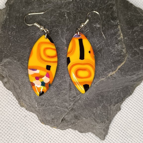 Boucles d'oreilles fantaisies artisanales artistiques colorées