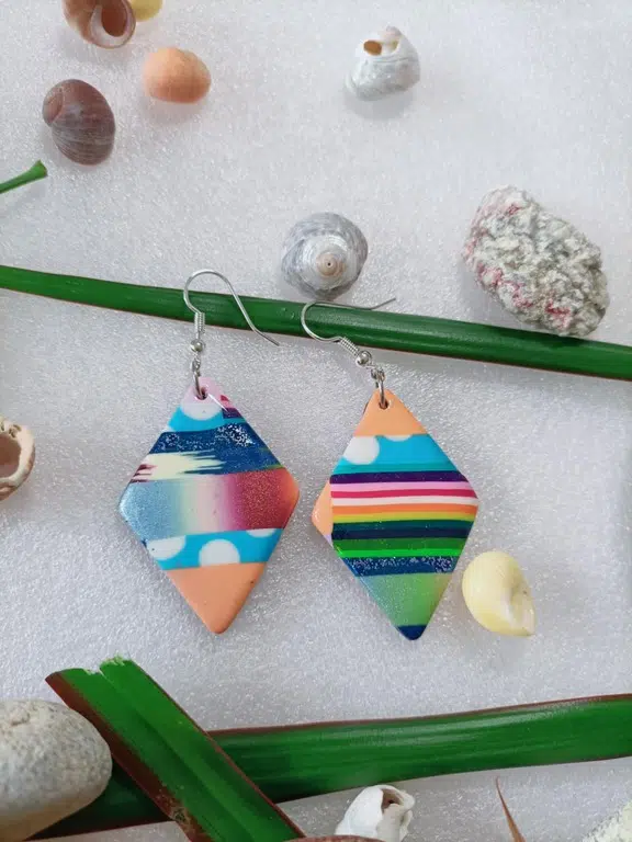 Boucles d'oreilles stylées forme losange