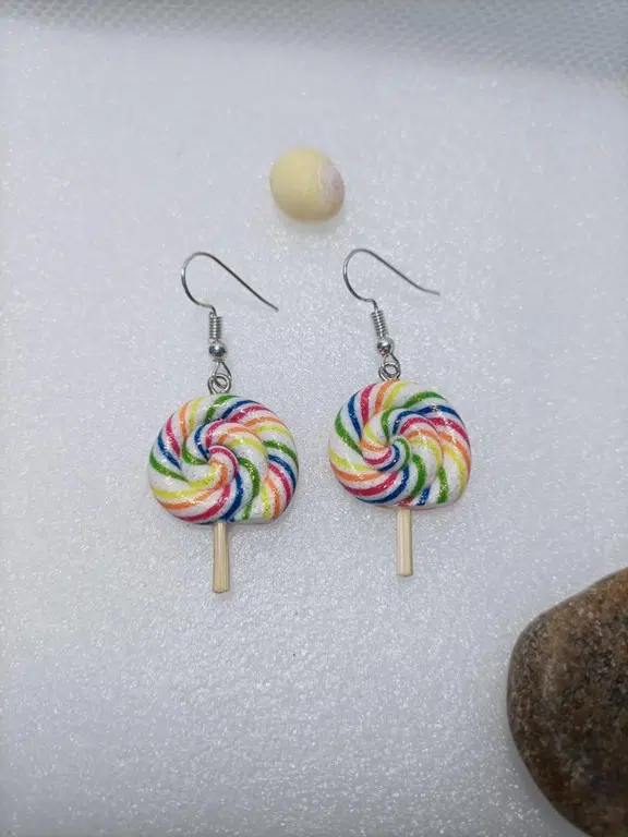 boucles d'oreilles en forme de bonbon