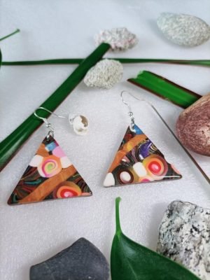 Boucles d'oreilles originales en forme de triangle
