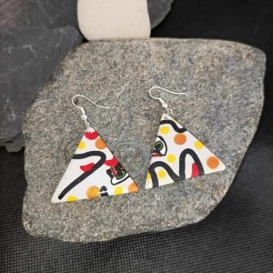Bijoux originaux en forme de triangle