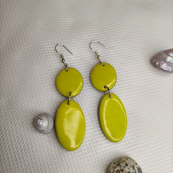 Boucles d'oreilles fantaisies artisanales couleur jaune