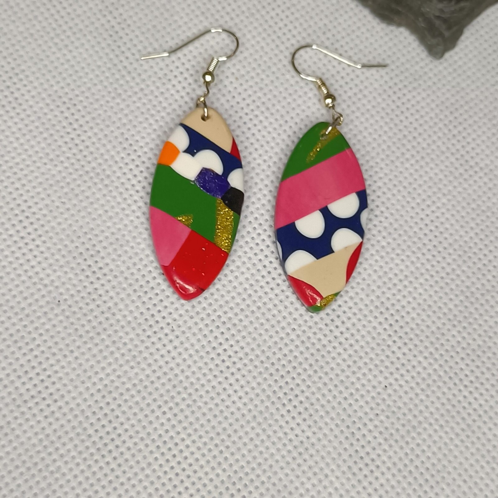 Boucles d'oreilles fantaisies artisanales créatives pour femme