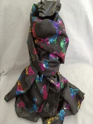 foulard élégant pour femme motifs papillons multicolores