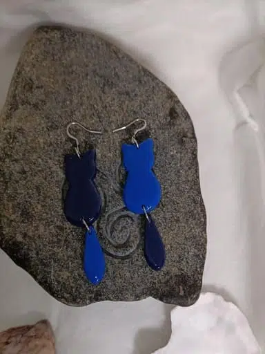 boucle d'oreille fantaisie forme de chat
