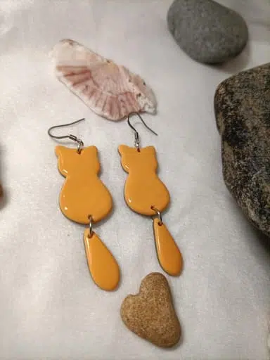 boucle d'oreille fantaisie forme de chat