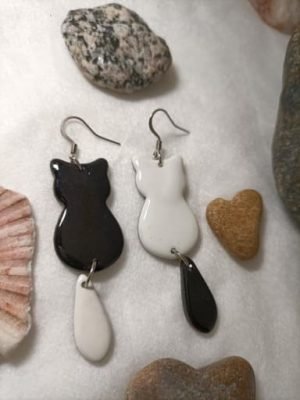 boucle d'oreille fantaisie forme de chat