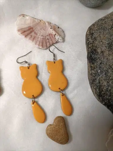 boucle d'oreille fantaisie forme de chat