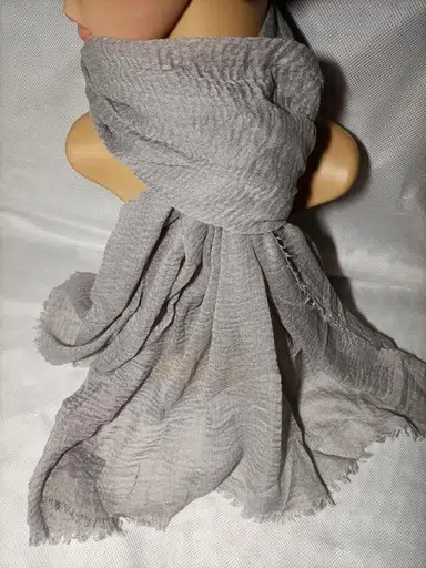 foulard gris tendance couleur unie