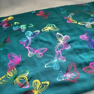 foulard couleur bleu canard avec motifs papillons pour femme