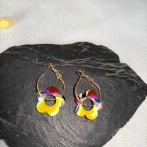 Boucles d’oreilles fantaisies motif artisanal fleur
