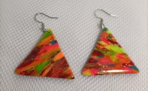 Boucles d'oreilles fantaisie triangle fluorescente