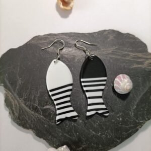 Boucles d’oreilles fantaisies artisanales en forme de poisson rayé